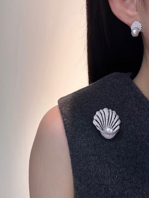 Shell Pearl Brooch